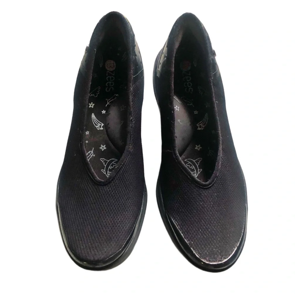 Bzees Willow Black Stretch Slip-On Low Wedge Size 8